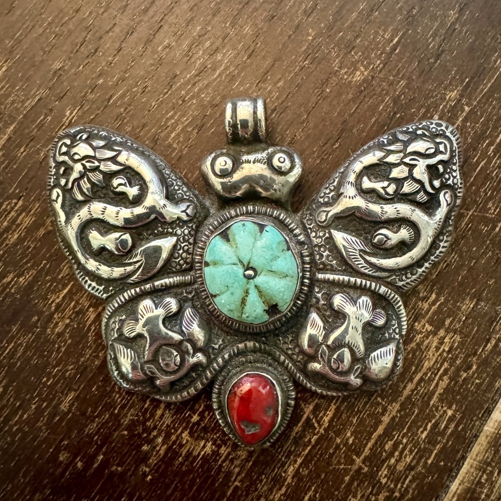ANTIQUE TIBETAN CARVED SILVER BUTTERFLY TURQUOISE CORAL PENDANT AMULET PATINA